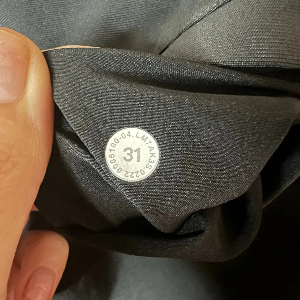 Lululemon Commission Classic Fit Shorts MENS 31
